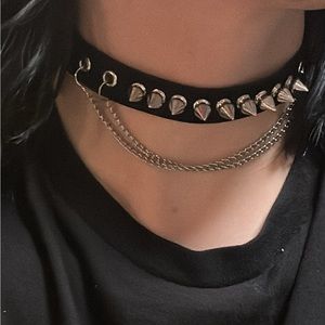 Spike and chain choker